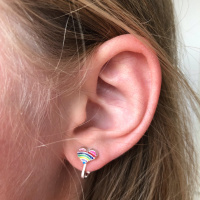 Clipoorbellen hartje met veel kleuren, knopje