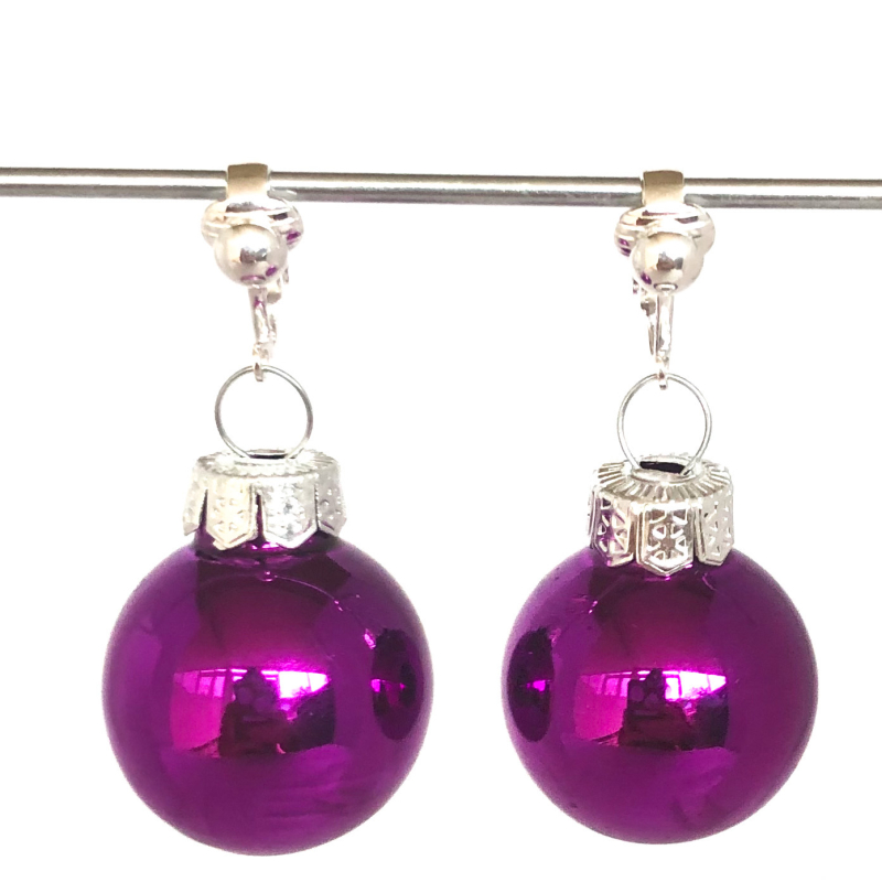 Clipoorbellen kerstbal glas paarsroze, hangoorbellen